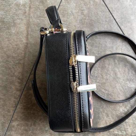 Kate Spade daisy graphic leopard vanity crossbody - Picture 7 of 16